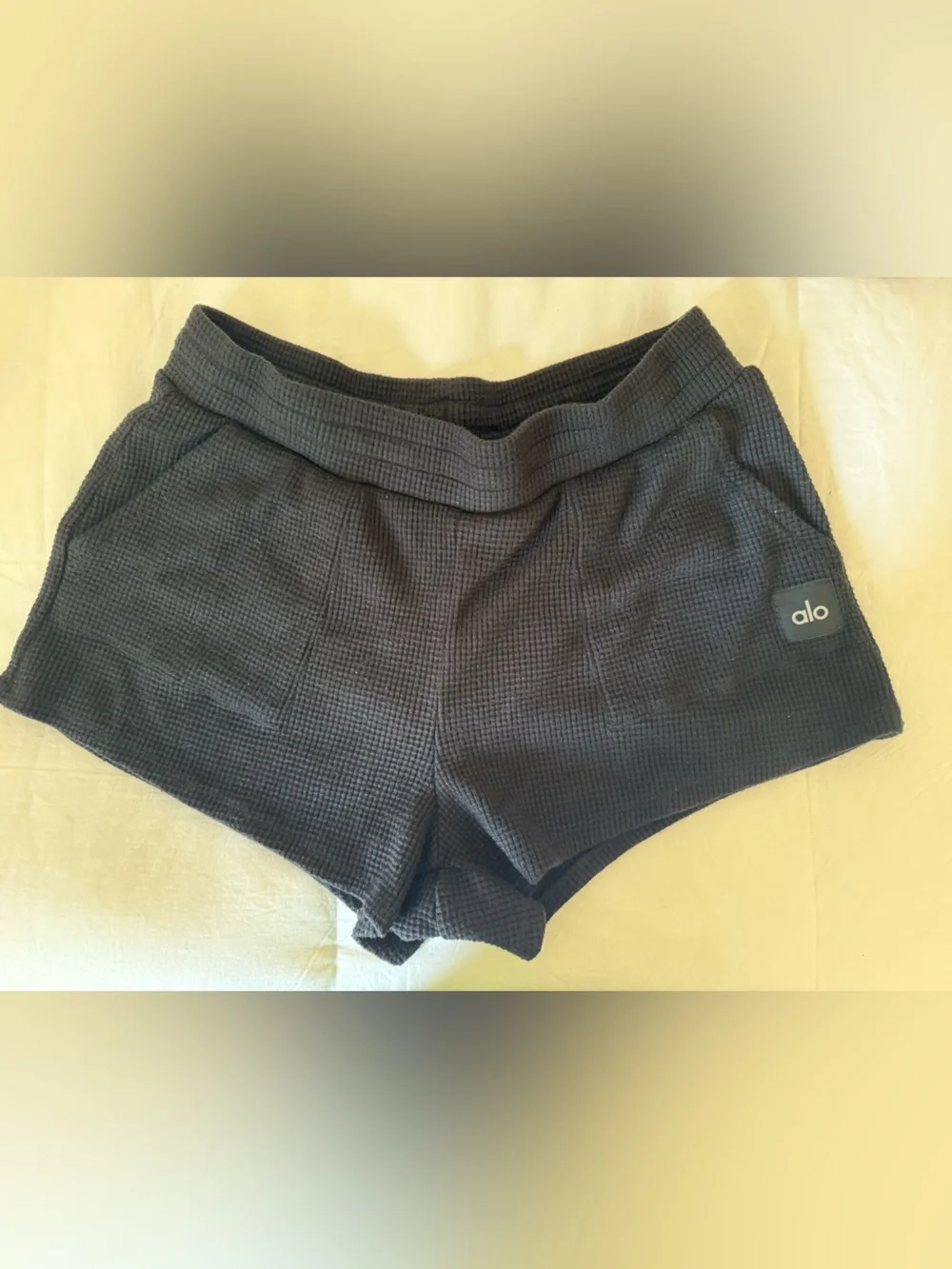 ALO Yoga Waffle Knit Black Ribbed Shorts.  Size Large.